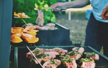 Jak i czym skutecznie wyczyścić grill?